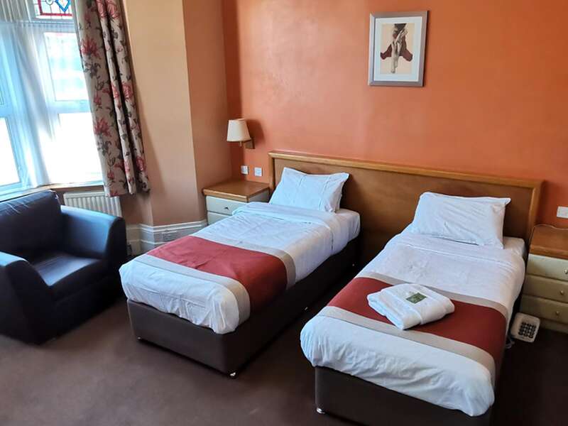 Twin En-suite Room (inc. Breakfast)